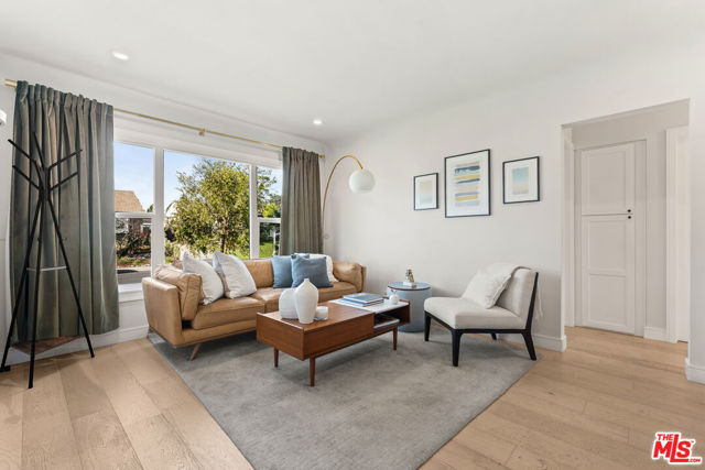 7818 Truxton Avenue, Los Angeles CA: https://media.crmls.org/mediaz/a49600ad-ae15-4ea8-92e2-d6cc2cac0013.jpg