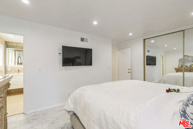 18704 Stefani Avenue, Cerritos CA: https://media.crmls.org/mediaz/a49657d1-2f76-4136-91ef-7aa805b93a57.jpg