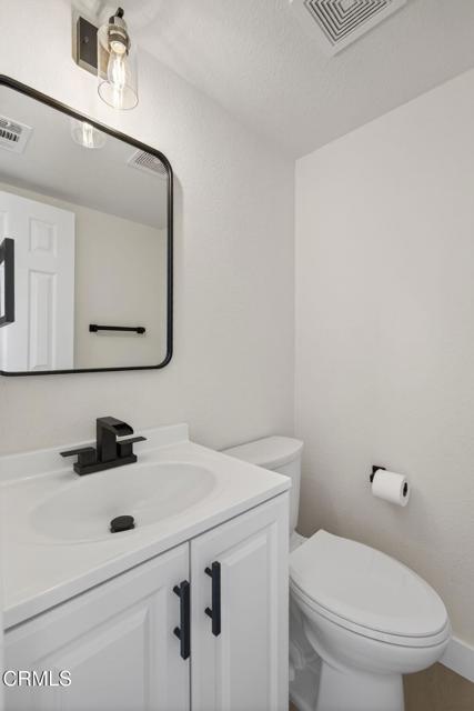 Detail Gallery Image 4 of 25 For 1948 Rory Ln #5,  Simi Valley,  CA 93063 - 2 Beds | 2/1 Baths