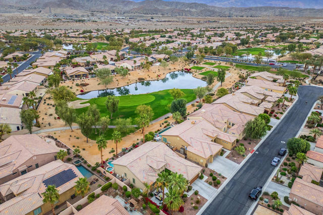 81390 Corte Trigo, Indio CA: https://media.crmls.org/mediaz/a498614f-25fc-4707-90e7-b15a7038cd1a.jpg