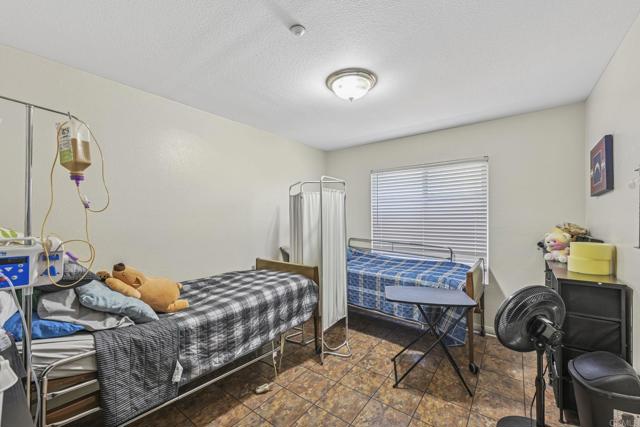 Detail Gallery Image 8 of 18 For 1382 Tobias Dr, Chula Vista,  CA 91911 - 3 Beds | 3 Baths