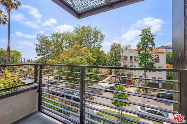 1200 N Orange, West Hollywood CA: https://media.crmls.org/mediaz/a4992ee4-f7a6-4770-9e8e-2d1280d1e3f5.jpg