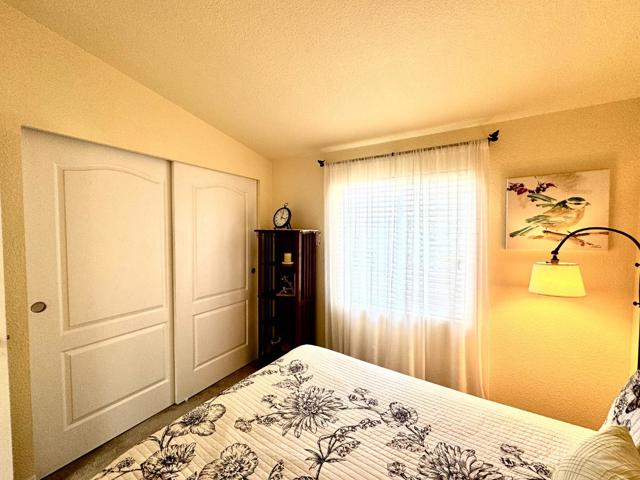 32 Oceanview Avenue, Half Moon Bay CA: https://media.crmls.org/mediaz/a4999243-b358-49e0-b64a-ef1f77eea0a6.jpg