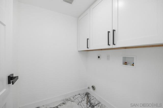 9511 Via Pereza, San Diego CA: https://media.crmls.org/mediaz/a499ac5f-c2eb-4ea4-84a1-0aaf4a6bbf04.jpg