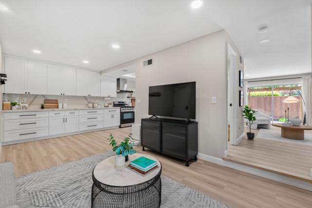380 Bellflower Court, San Ramon CA: https://media.crmls.org/mediaz/a499afdc-59d2-4460-bc27-44fb3f9c9bb1.jpg