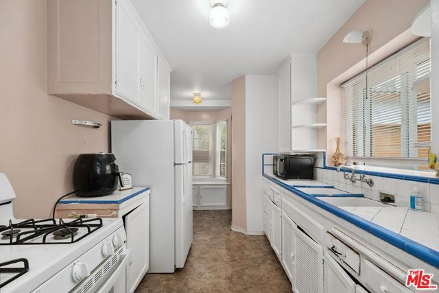 6022 Dauphin Street, Los Angeles CA: https://media.crmls.org/mediaz/a499b18f-3268-459b-988e-15b845067a70.jpg