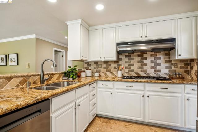 Image 25 of 55 For 5362 Saddleback Ct.