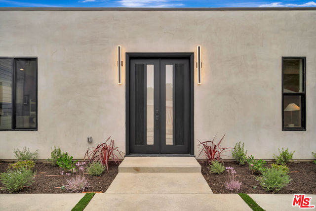 19513 Cantara Street, Reseda CA: https://media.crmls.org/mediaz/a49a3513-a765-48ca-b725-b3e31aa3b12c.jpg