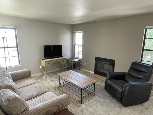15078 Avenida Venusto, San Diego CA: https://media.crmls.org/mediaz/a49ab338-51f9-40d9-bcba-5cdb3e9254c5.jpg