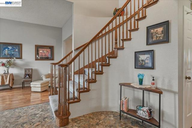 466 Crystalline Dr, Fremont CA: https://media.crmls.org/mediaz/a49ae64b-4822-42d0-8582-279465ec1bd4.jpg