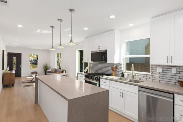 3669 Kalmia St, San Diego CA: https://media.crmls.org/mediaz/a49af6f1-6c3d-4966-8e64-c3c0ce30581f.jpg
