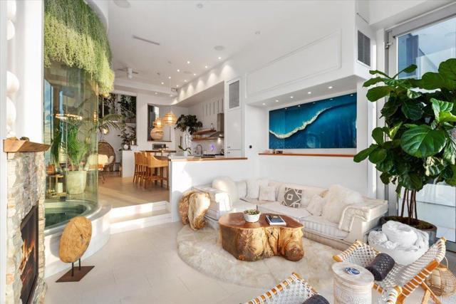 Detail Gallery Image 5 of 57 For 3709 Ocean Front Walk, San Diego,  CA 92109 - 3 Beds | 3/1 Baths