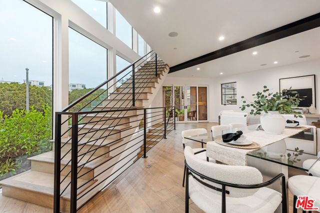 126 Thornton Place, Venice CA: https://media.crmls.org/mediaz/a49d0034-d996-4938-bc6b-f0640812ae68.jpg