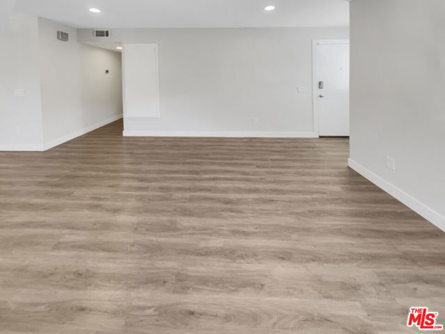 150 East Los Angeles Avenue, 301 photo 6
