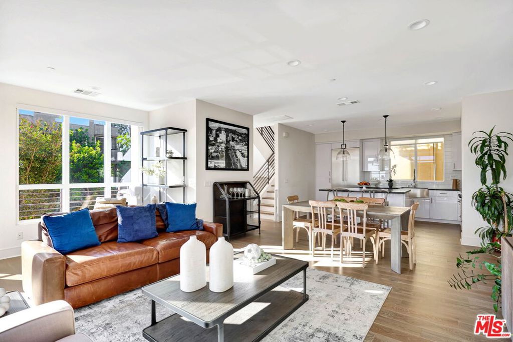 1/2 N Stanley Avenue