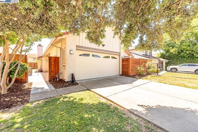 33036 Soquel St, Union City CA: https://media.crmls.org/mediaz/a49efa67-b92c-4029-9700-f351eaf7a9ac.jpg