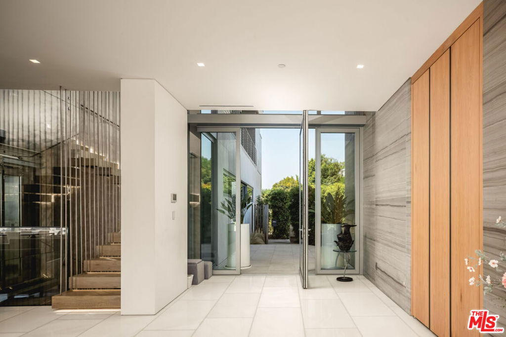 MLS #25575239 img 19