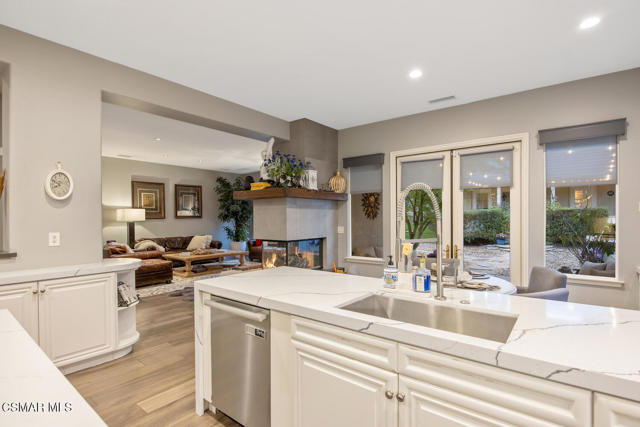 5419 Via Olas, Newbury Park CA: https://media.crmls.org/mediaz/a4a080b4-59b3-4425-978f-9c8ee95dddde.jpg
