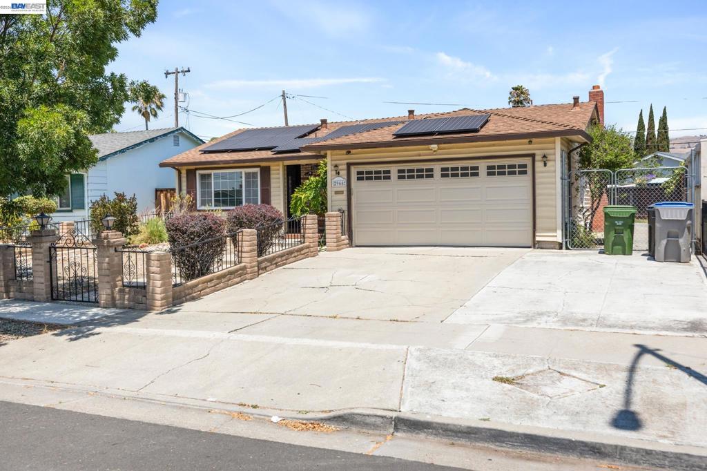 2966 Ridgemont Dr