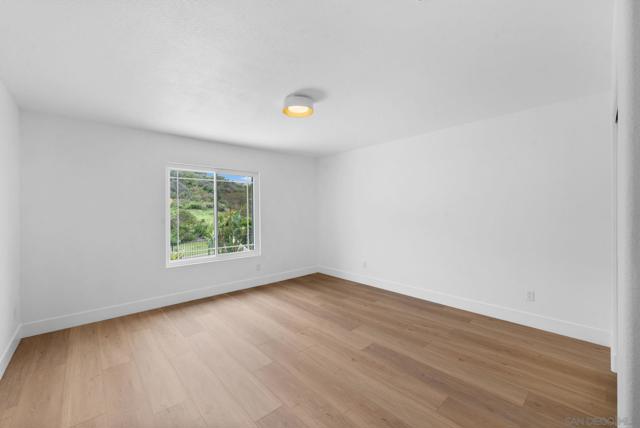 1052 Via Vera Cruz, San Marcos CA: https://media.crmls.org/mediaz/a4a1a1ef-7aaa-426c-9bae-c378ced13ae7.jpg