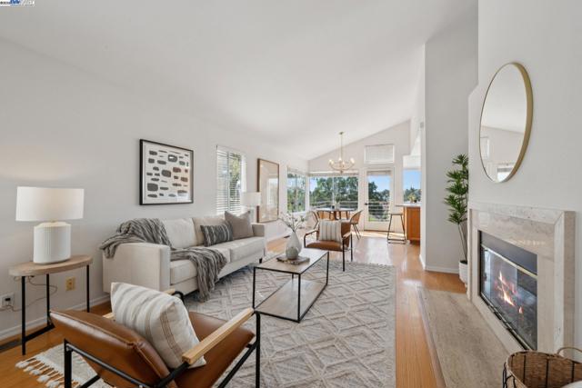 447 Donner Way, San Ramon CA: https://media.crmls.org/mediaz/a4a2c991-bd42-4445-8c9c-21ecfdf99302.jpg