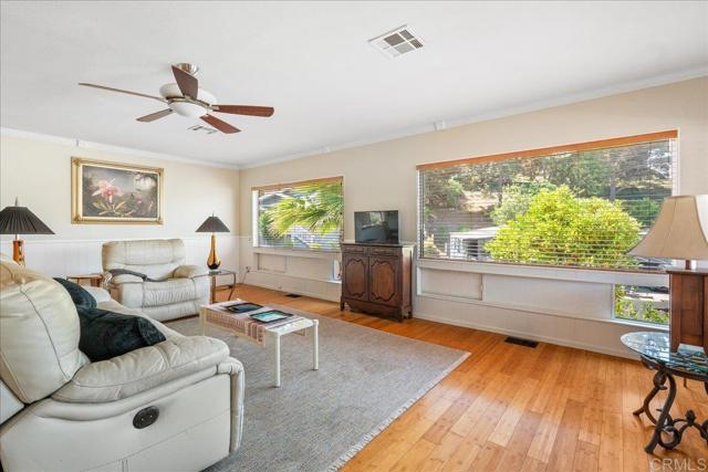 2130 Sunset Drive, Vista CA: https://media.crmls.org/mediaz/a4a342c3-80d6-4b1f-a75b-6d181f3f031a.jpg