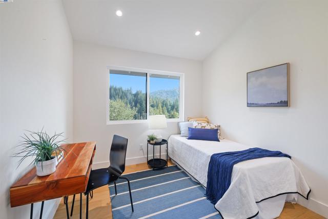 620 Manzanita Ave, Boulder Creek CA: https://media.crmls.org/mediaz/a4a395eb-f1d1-45a2-a017-97856a90ac84.jpg