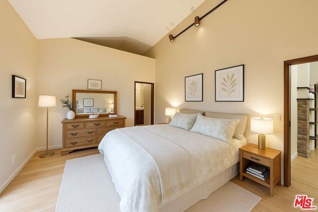 532 N San Marino Avenue, San Gabriel CA: https://media.crmls.org/mediaz/a4a40a8b-c0f0-4fa5-b5e5-2e471987e57b.jpg