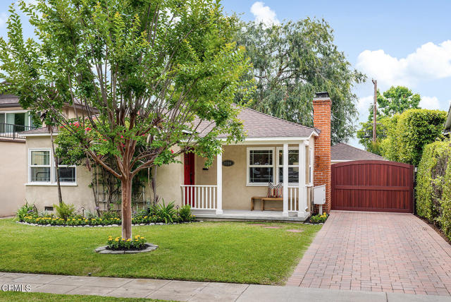 2250 Cooley Place, Pasadena CA: https://media.crmls.org/mediaz/a4a502c5-4179-42c1-96d1-590c3f6cb635.jpg
