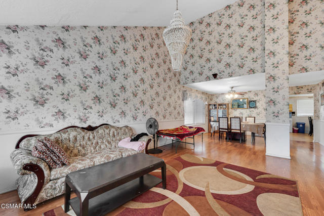 7565 Melvin Avenue, Reseda CA: https://media.crmls.org/mediaz/a4a52d53-48ab-4a08-a761-a9aadb236ba1.jpg