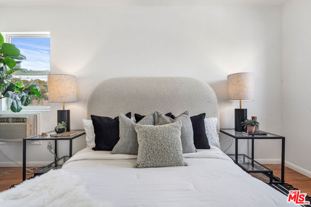 1205 Appleton Way, Venice CA: https://media.crmls.org/mediaz/a4a53d10-4a17-481c-a78e-7a75e6accaa5.jpg