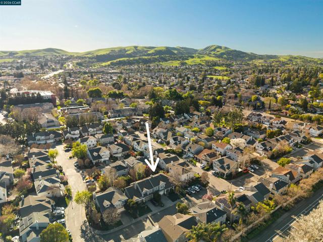 Image 19 of 60 For 34 Elmwood Dr