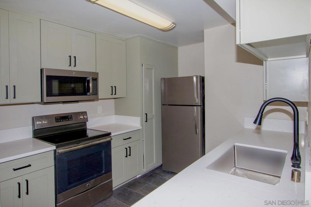 2625 Pirineos Way - photo 12