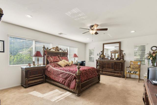 Detail Gallery Image 16 of 35 For 10496 Celestial Waters Dr, Spring Valley,  CA 91977 - 4 Beds | 3 Baths