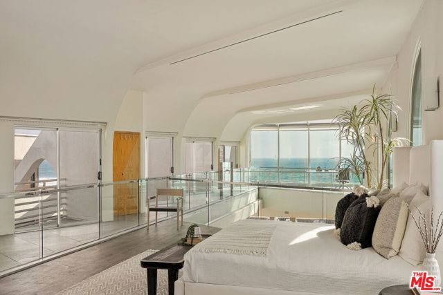 Commercial for Sale in Los Angeles, California
