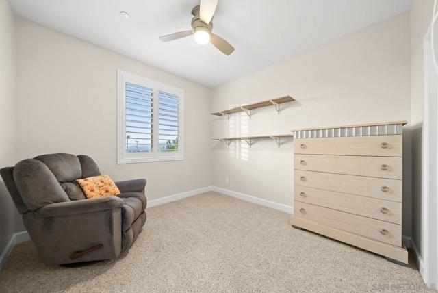 542 Adobe Estates Dr, Vista CA: https://media.crmls.org/mediaz/a4a6831b-1ece-4c70-a77e-6dcfa9784996.jpg