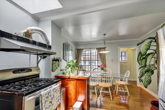 333 Elliot Street, San Francisco CA: https://media.crmls.org/mediaz/a4a692a1-209b-40cf-89cc-bbba45f7af70.jpg