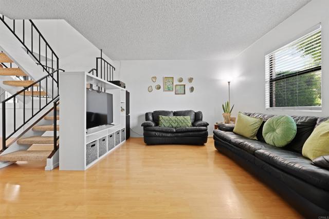 Detail Gallery Image 8 of 42 For 11935 Royal Rd #E,  El Cajon,  CA 92021 - 3 Beds | 1/2 Baths