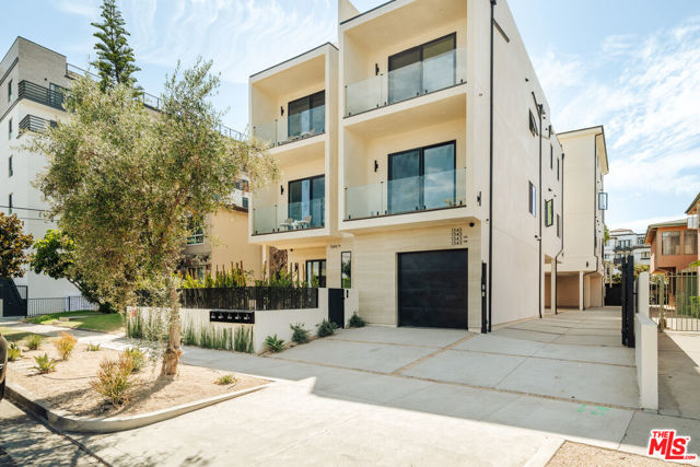 1343 S Ogden Drive, Los Angeles CA: https://media.crmls.org/mediaz/a4a7d860-c26c-4e57-b292-af6fcdffa13e.jpg
