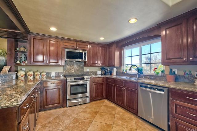 Detail Gallery Image 1 of 1 For 301 Taylor, Vista,  CA 92084 - 3 Beds | 2 Baths