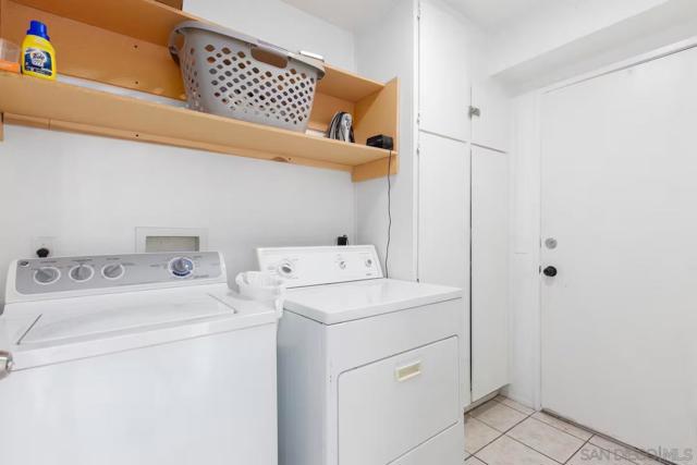 24643 Leafwood Dr, Murrieta CA: https://media.crmls.org/mediaz/a4a85af7-28a0-4bfd-82bb-a59e360971a6.jpg