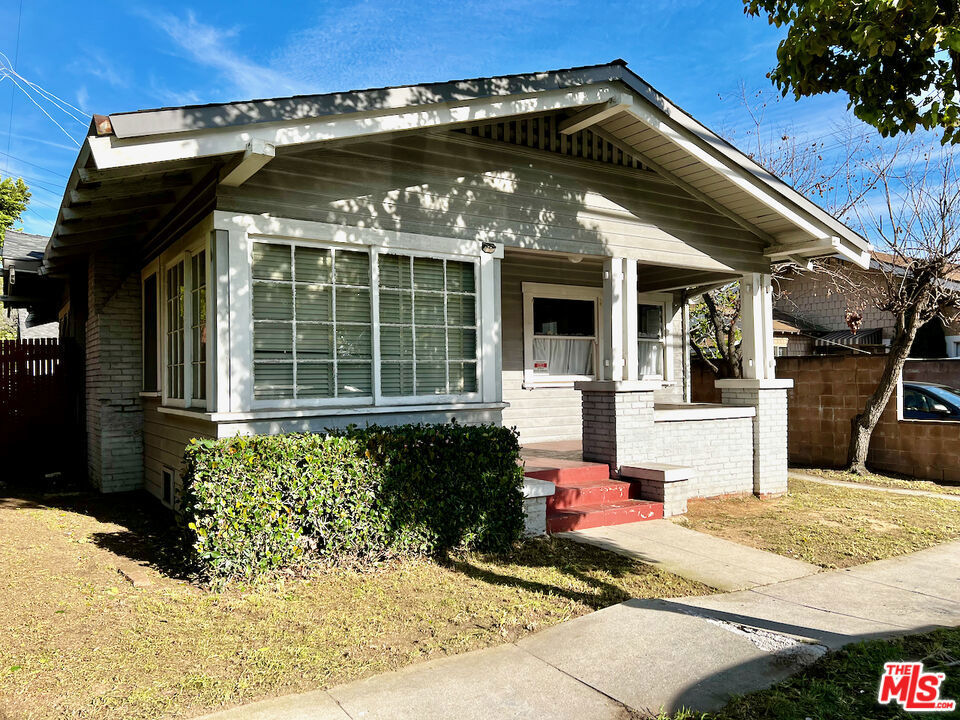 1710 N Commonwealth Avenue, Los Angeles, CA 90027