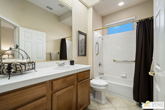 35707 Stonebriar Drive, Palm Desert CA: https://media.crmls.org/mediaz/a4a8b7e3-d198-4db4-8ce5-d57f2a266f45.jpg
