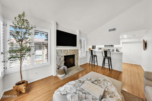 769 Birchpark Circle, Thousand Oaks CA: https://media.crmls.org/mediaz/a4a8fe9c-ce1b-478d-ab1b-f59b3792fb79.jpg