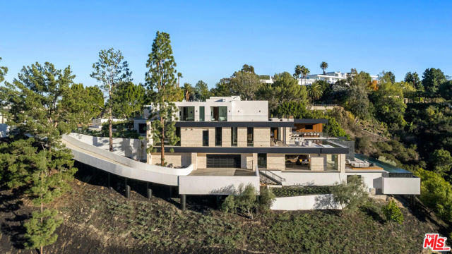 1035 Stradella Rd, Los Angeles, CA 90077