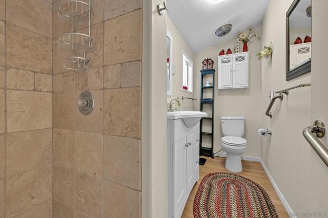 3221 Dolores Dr, Julian CA: https://media.crmls.org/mediaz/a4aaee86-8aa3-45b5-940d-dcd1aeb40bcc.jpg