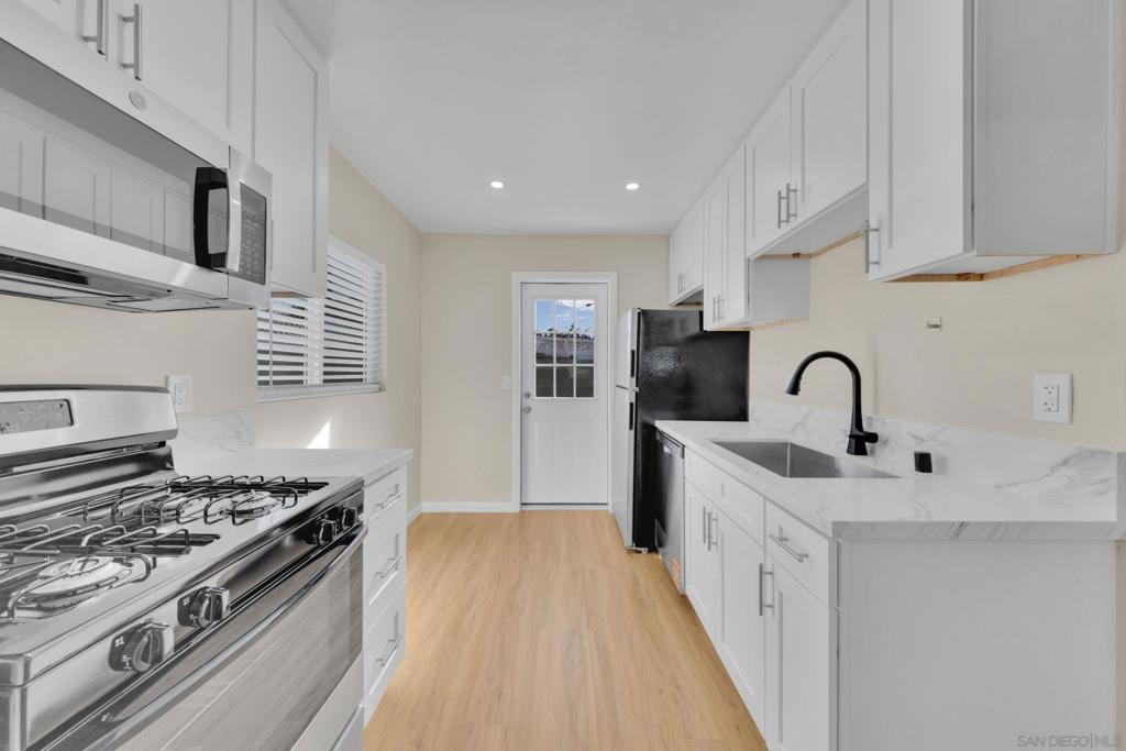 3653 Euclid Ave - photo 2