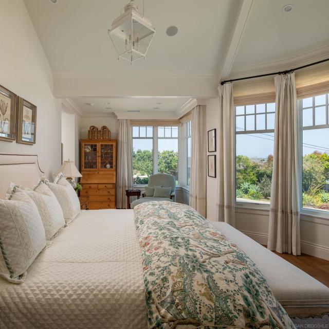 3603 Carleton St, San Diego CA: https://media.crmls.org/mediaz/a4ab4bf0-3b16-4f22-b5b2-29ab8cde875c.jpg
