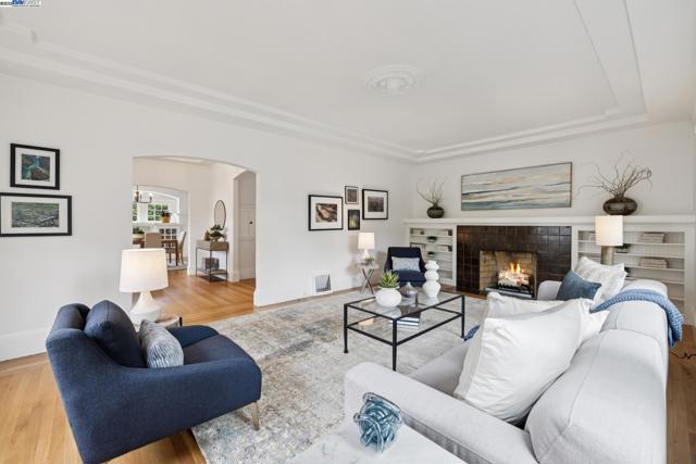 6040 LAWTON AVENUE, Oakland CA: https://media.crmls.org/mediaz/a4aba05b-dd92-4871-9c7b-cd103a86e70e.jpg