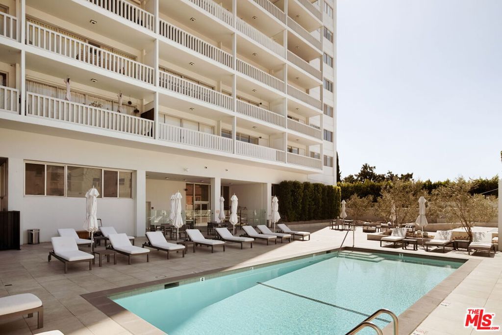 https://media.crmls.org/mediaz/a4abe34c-b6ea-4940-b5dc-aef73fe085cb.jpg?preset=X-Large
